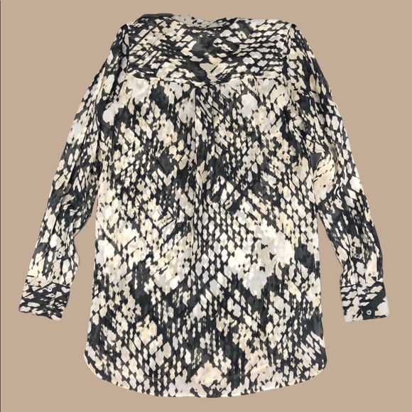 NWT Vince 100% Silk Basketweave Print Shirt Top Blouse Size 2 new with tags - Picture 3 of 6